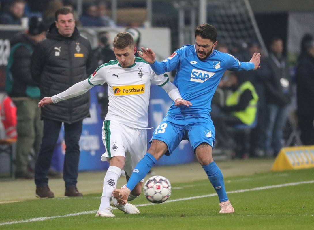 澳亚国际网站-包含霍芬海姆表现尴尬，客场连败难掩瑕疵！的词条