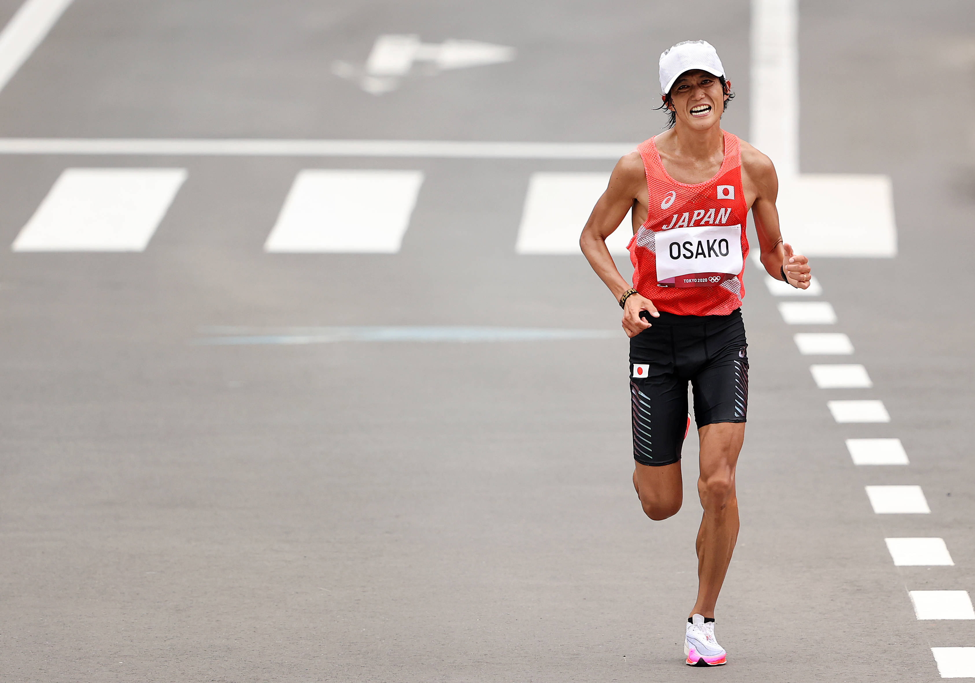 澳亚国际ay-瑞士马拉松选手百折不挠，勇夺冠军的简单介绍