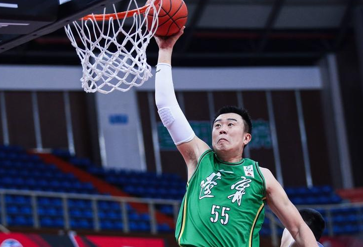 澳亚国际最新版本-湖北队三分命中率高，取得关键胜利